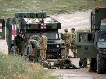 Militares heridos tras unos ejercicios de paracaidismo Militares heridos tras unos ejercicios de paracaidismo