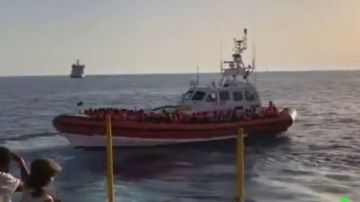 Traslado de migrantes desde el barco Aquarius