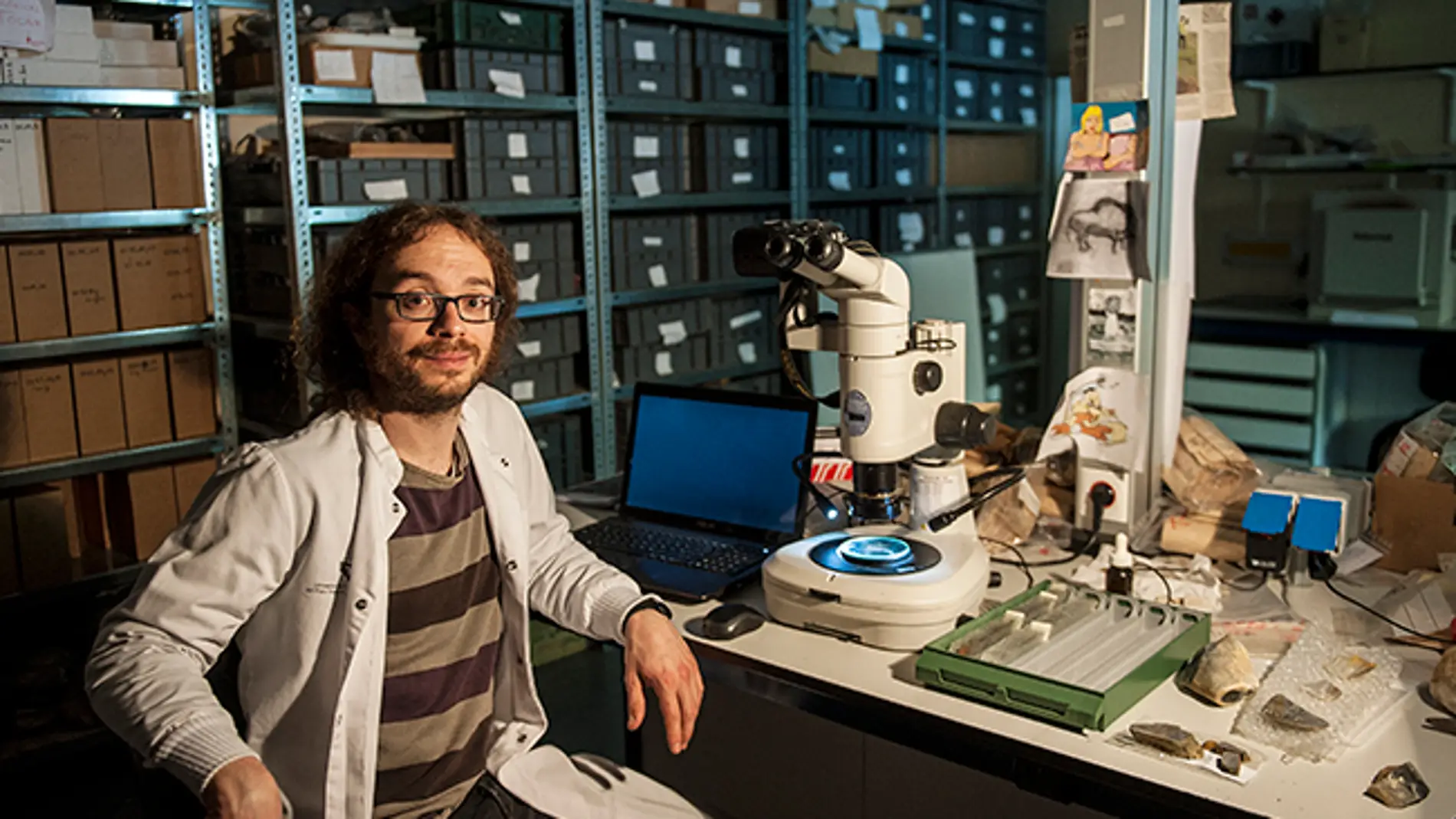 Alejandro Prieto en el laboratorio