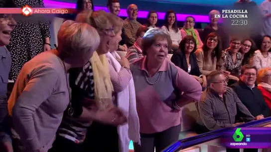 El 'twerking' de una señora "que deja loco" a Arturo Valls con sus "encantos" El 'twerking' de una señora "que deja loco" a Arturo Valls con sus "encantos"