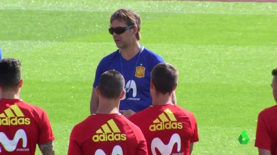 Los jugadores trataron de evitar el cese de Julen Lopetegui: "Los jugadores querían frenar esa decisión" Los jugadores trataron de evitar el cese de Julen Lopetegui: "Los jugadores querían frenar esa decisión"