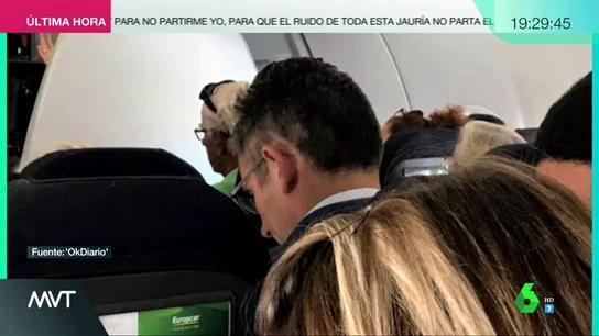 Graban a Urdangarin cogiendo un vuelo para volver a Suiza tras recibir la orden de prisión por la condena del 'caso Nóos' Graban a Urdangarin cogiendo un vuelo para volver a Suiza tras recibir la orden de prisión por la condena del 'caso Nóos'