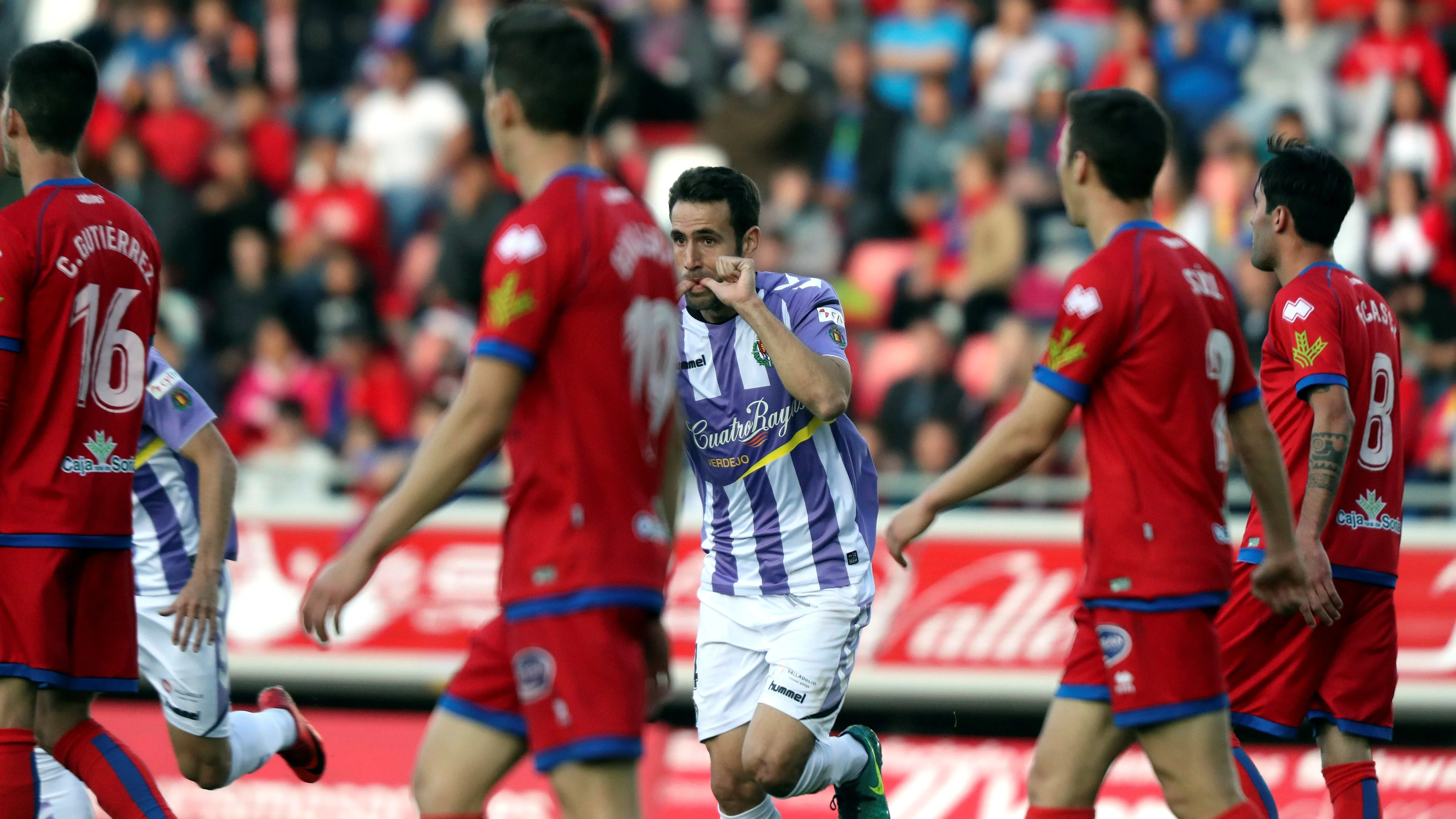 Kiko Olivas celebra su gol contra el Numancia