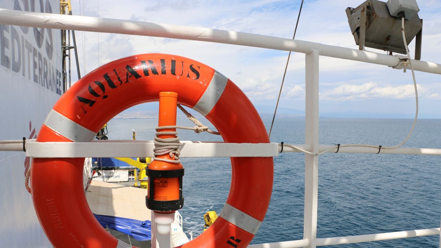 El barco "Aquarius", fletado por M&eacute;dicos Sin Fronteras (MSF) y SOS Mediterranee para rescatar migrantes en el Mediterr&aacute;neo (Archivo)