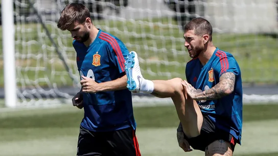 Sergio Ramos y Piqué, en un entrenamiento en Krasnodar Sergio Ramos y Piqué, en un entrenamiento en Krasnodar
