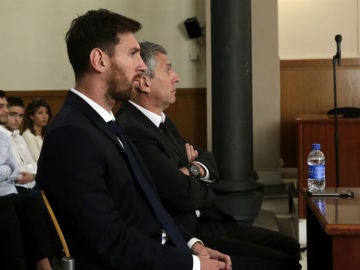 laSexta Noticias 20:00 (20-06-8) Messi y la familia Domecq, de nuevo en 'los papeles de Panamá' laSexta Noticias 20:00 (20-06-8) Messi y la familia Domecq, de nuevo en 'los papeles de Panamá'