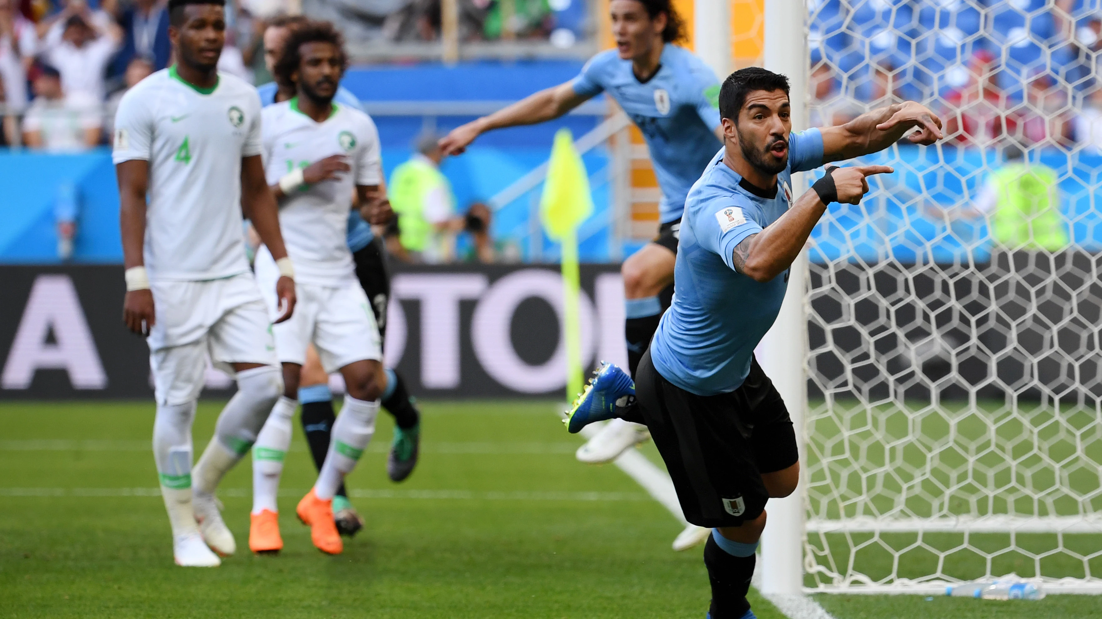 Luis Suárez celebra su gol contra Arabia Saudí