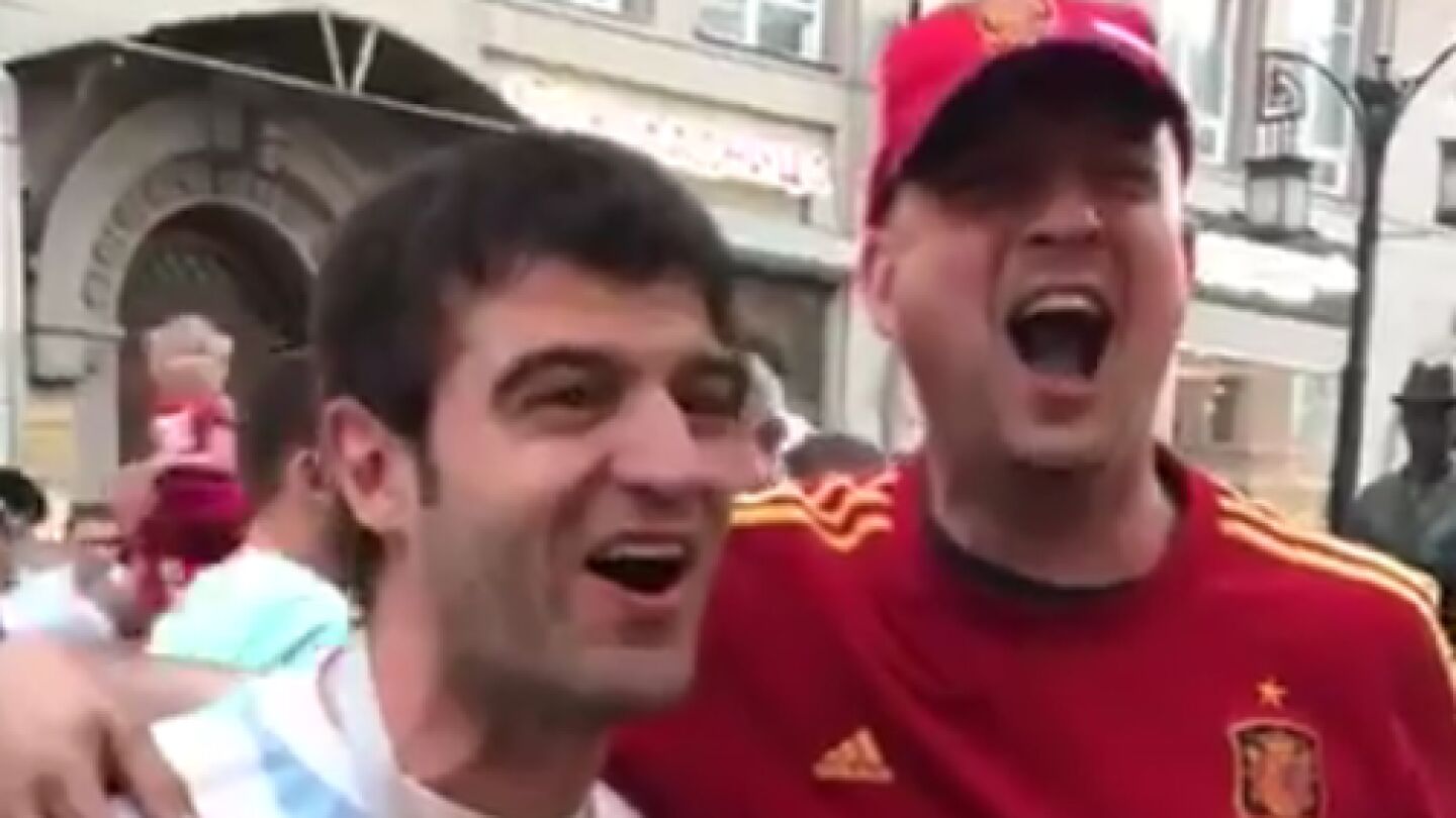 Un aficionado argentino y uno espa&ntilde;ol narran el gol de Maradona a Inglaterra