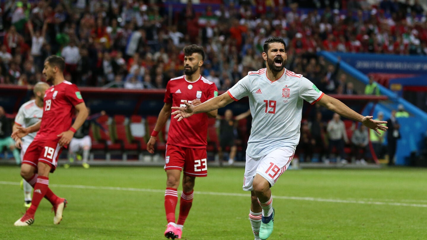 Diego Costa celebra su gol contra Ir&aacute;n