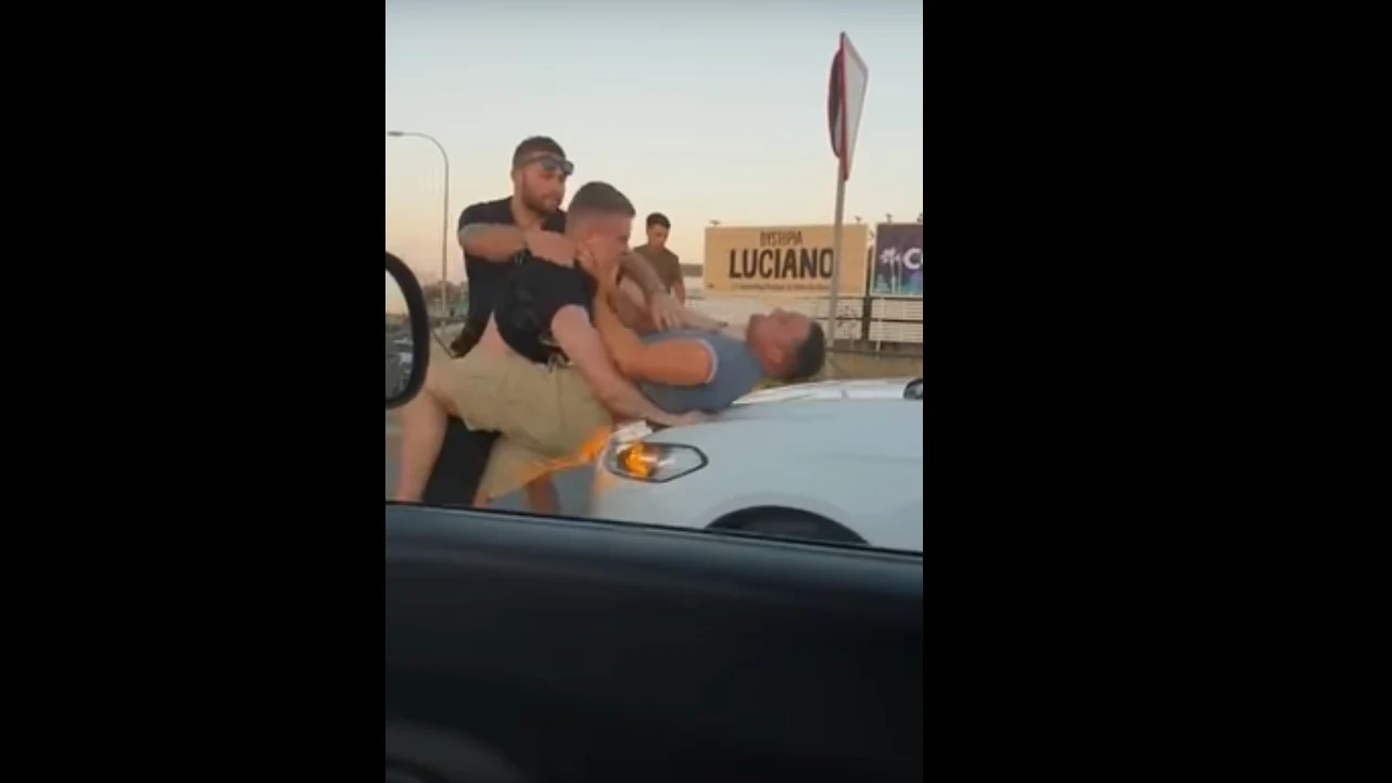 Pelea entre varios turistas británicos Pelea entre varios turistas británicos