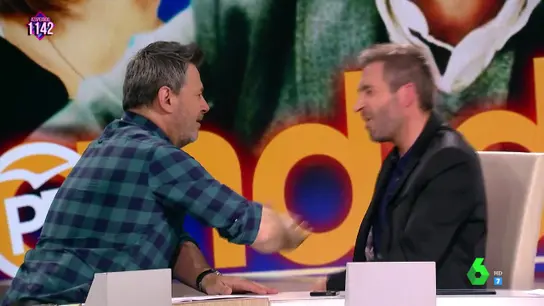 A tortazo limpio: así han terminado Miki Nadal y Frank Blanco tras ver a Joserra y a Margallo en Génova A tortazo limpio: así han terminado Miki Nadal y Frank Blanco tras ver a Joserra y a Margallo en Génova