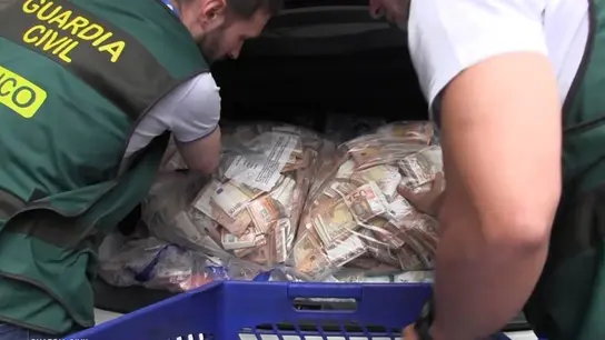 Desarticulan una banda que evadió 40 millones con comercio fraudulento Desarticulan una banda que evadió 40 millones con comercio fraudulento