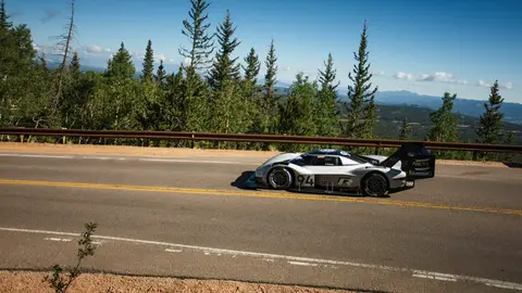El Volkswagen eléctrico se presenta para batir el récord de Loeb en Pikes Peak El Volkswagen eléctrico se presenta para batir el récord de Loeb en Pikes Peak