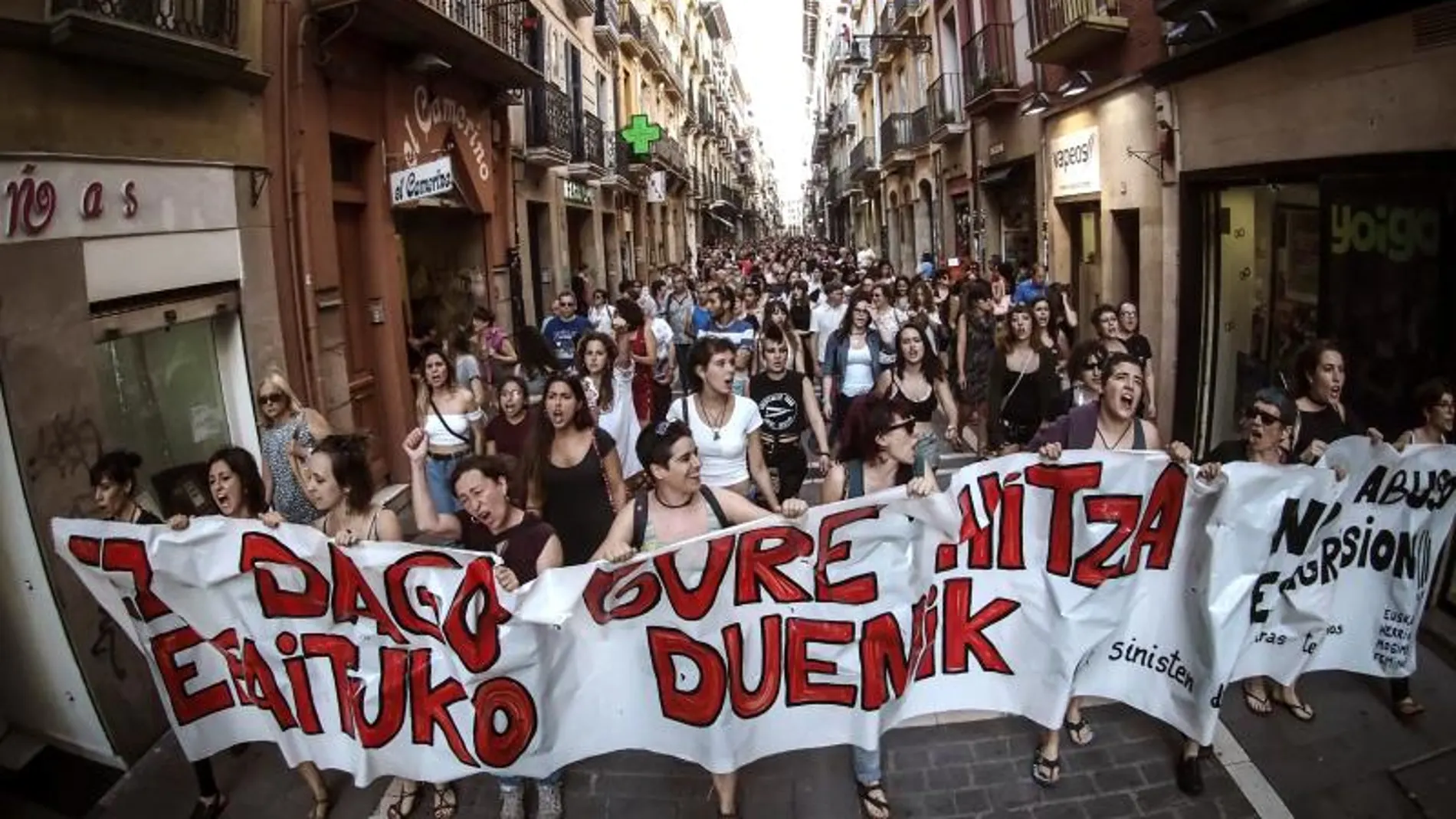 El grito de "no es abuso, es violación" vuelve a las calles de Pamplona