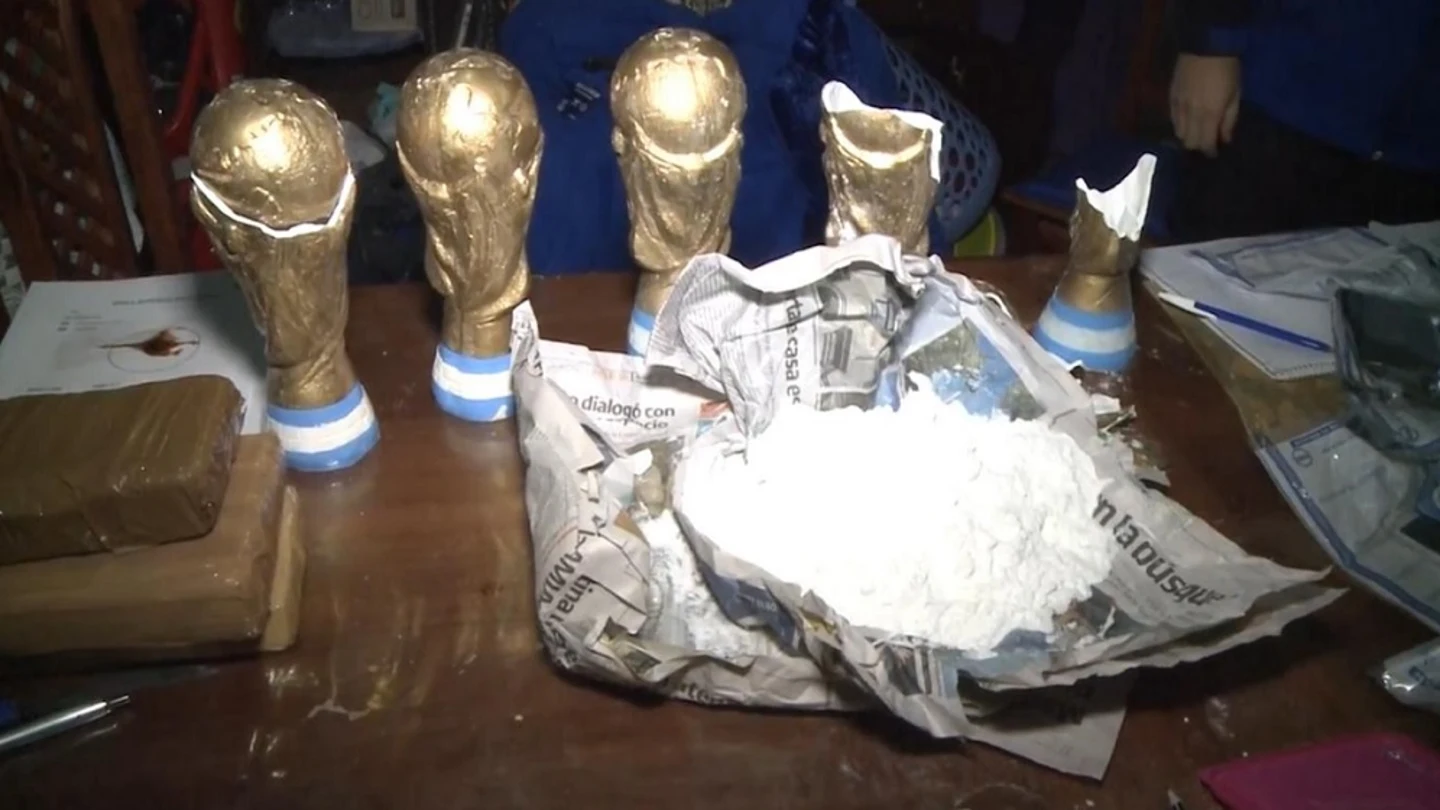 Imagen de los trofeos donde se encontraba la droga en Argentina Imagen de los trofeos donde se encontraba la droga en Argentina