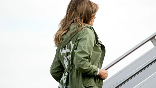 Melania Trump con la chaqueta 'I really don't care, do you?' Melania Trump con la chaqueta 'I really don't care, do you?'