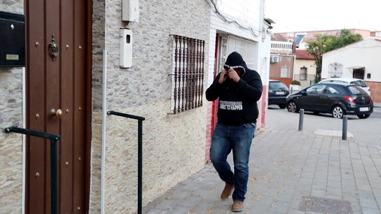 Vivienda del barrio sevillano de Amate donde reside José Ángel Prenda, uno de los cinco integrantes de 'La Manada' Vivienda del barrio sevillano de Amate donde reside José Ángel Prenda, uno de los cinco integrantes de 'La Manada'