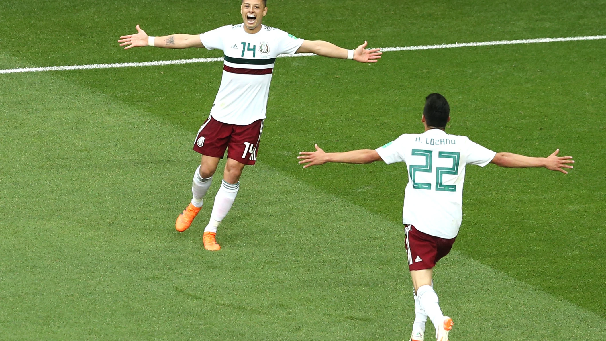 'Chicharito' Hernández celebra su gol contra Corea