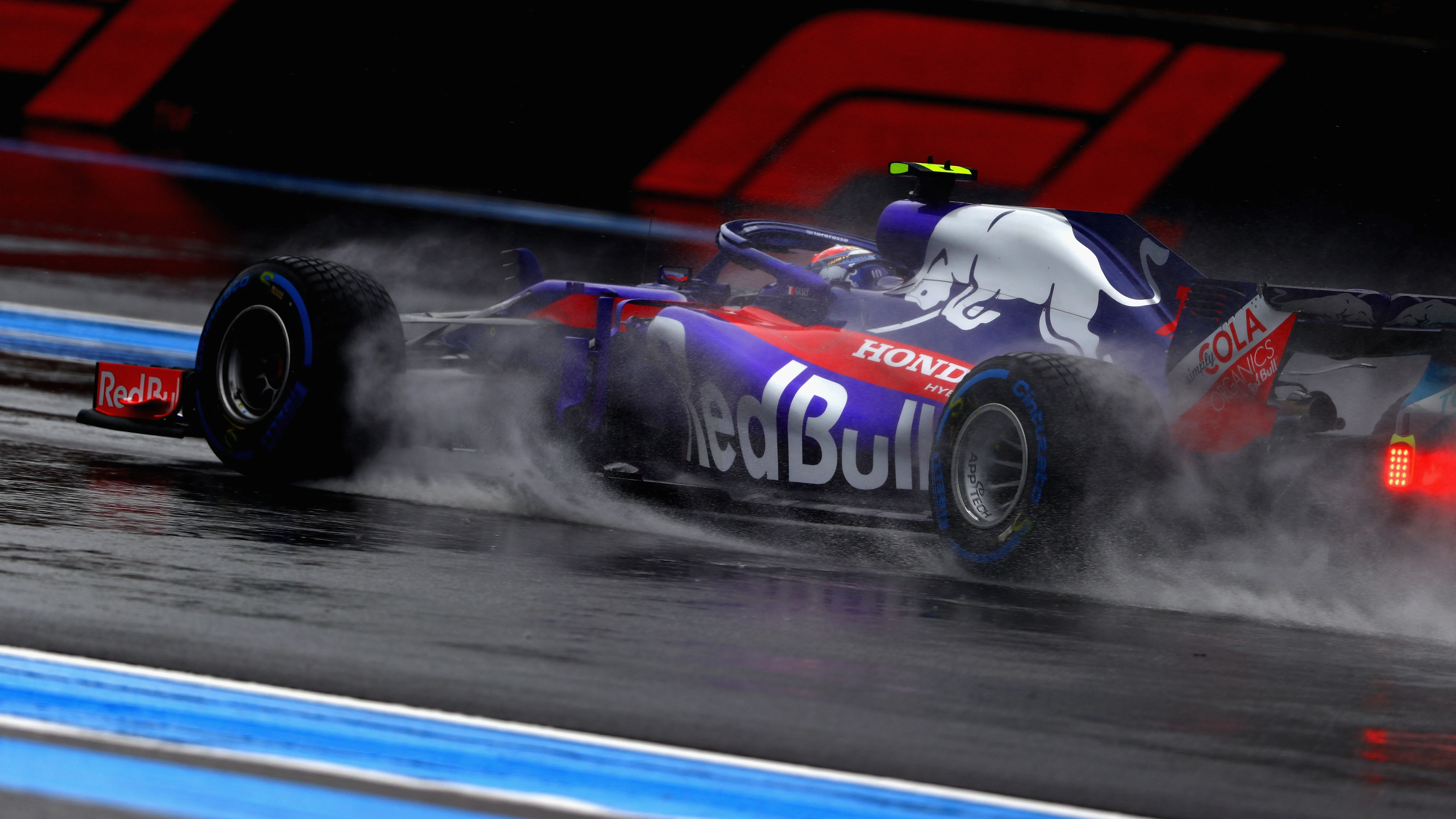 Pierre Gasly rueda por un mojado trazado del Paul Ricard