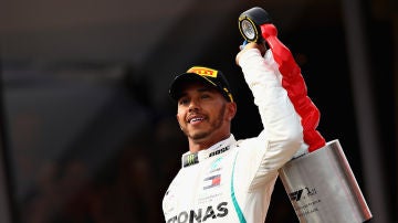 Hamilton celebra su victoria en el GP de Francia