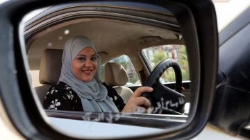 Las mujeres saudíes celebran el fin del veto para conducir
