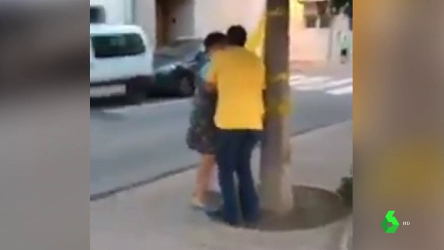 Violenta discusi&oacute;n en Palam&oacute;s por la retirada de lazos amarillos