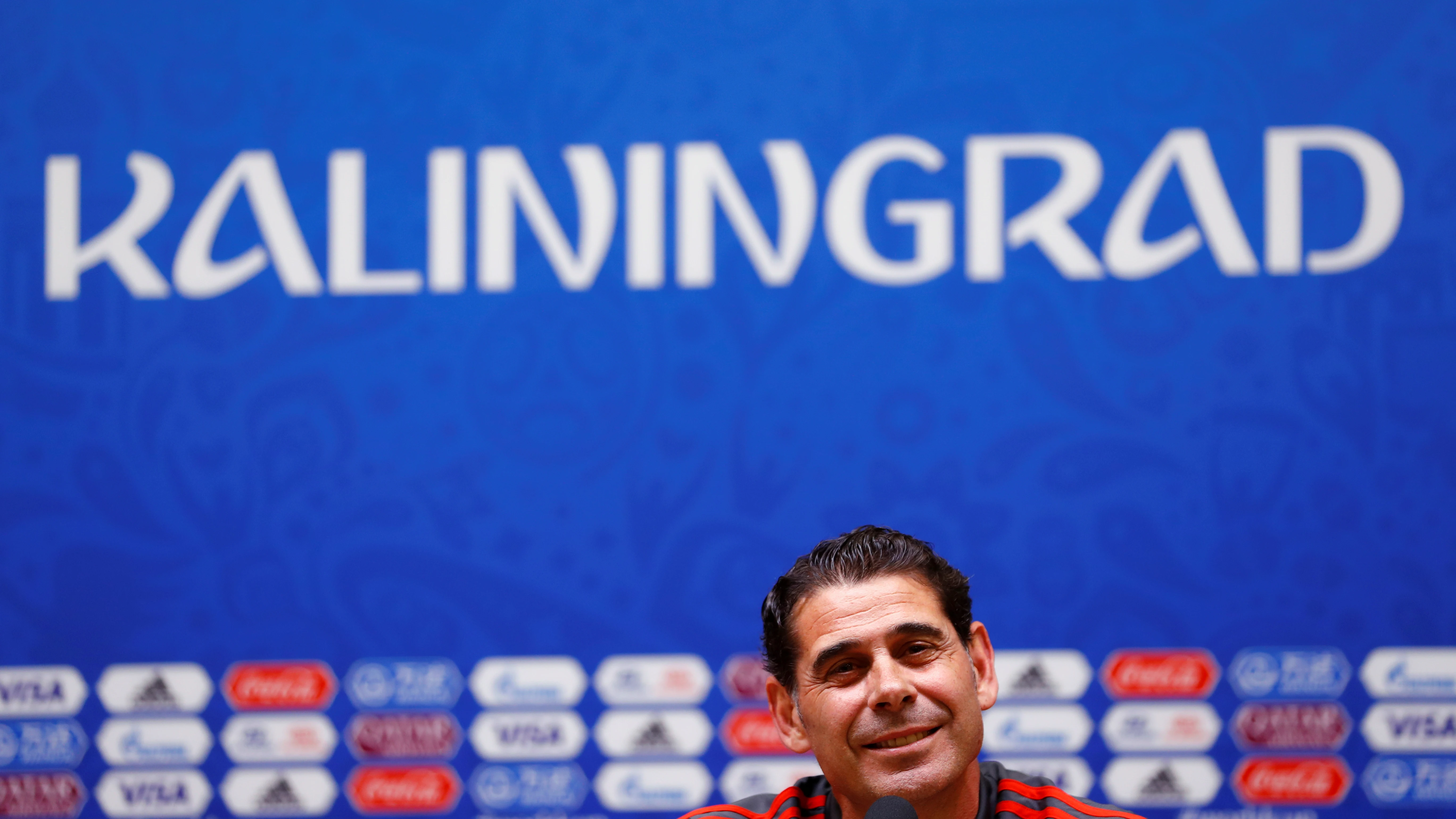 Fernando Hierro comparece ante los medios