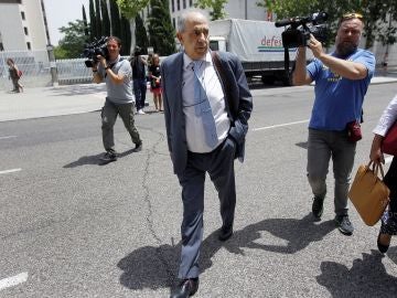 El exdirector del Instituto de Derecho Público de la URCJ Enrique Álvarez Conde El exdirector del Instituto de Derecho Público de la URCJ Enrique Álvarez Conde