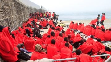 Migrantes en el puerto de Tarifa (Cádiz)