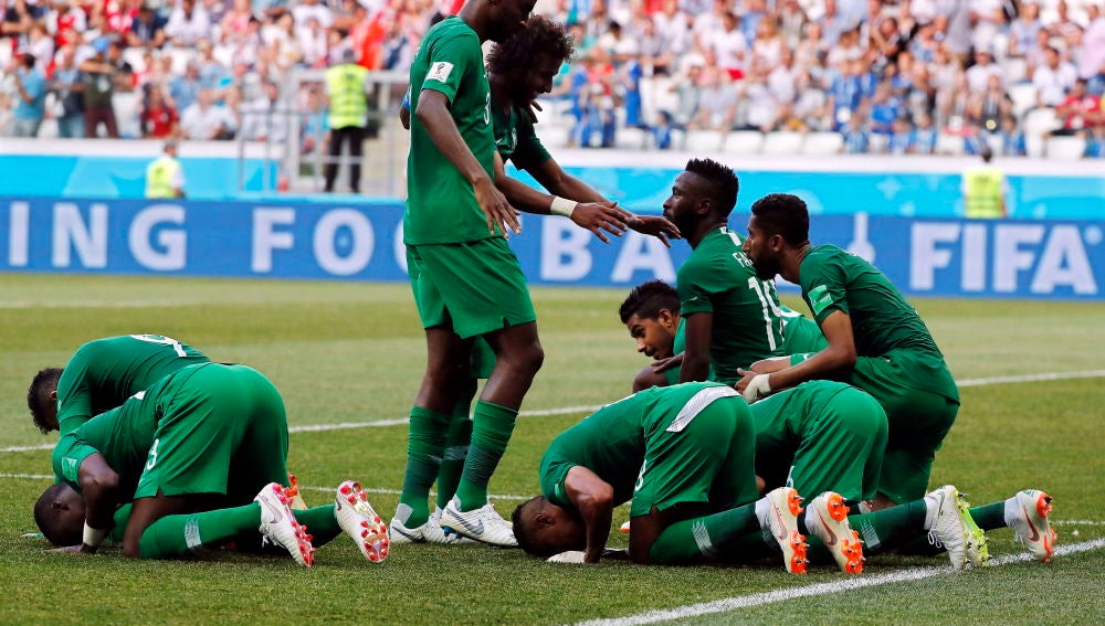  Salman Al-Faraj celebra su gol de penalti ante Egipto