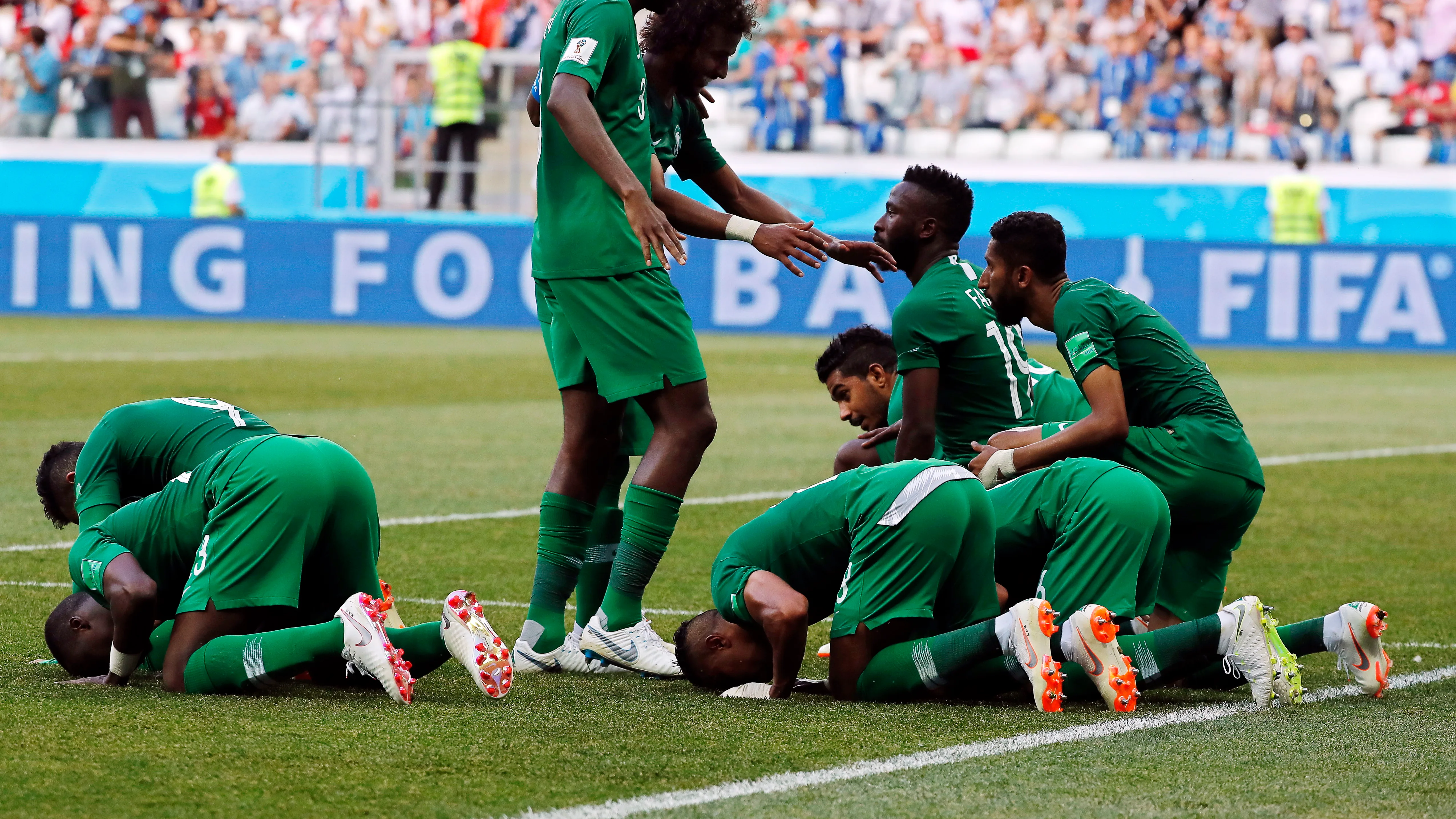  Salman Al-Faraj celebra su gol de penalti ante Egipto