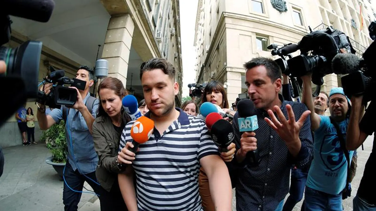 José Ángel Prenda, uno de los miembros de 'La Manada' a su llegada al juzgado de Sevilla José Ángel Prenda, uno de los miembros de 'La Manada' a su llegada al juzgado de Sevilla