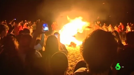 Detienen a dos menores por una agresión sexual a una chica de 15 años en la verbena de Palamós Detienen a dos menores por una agresión sexual a una chica de 15 años en la verbena de Palamós