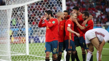 Isco celebra el gol ante Marruecos