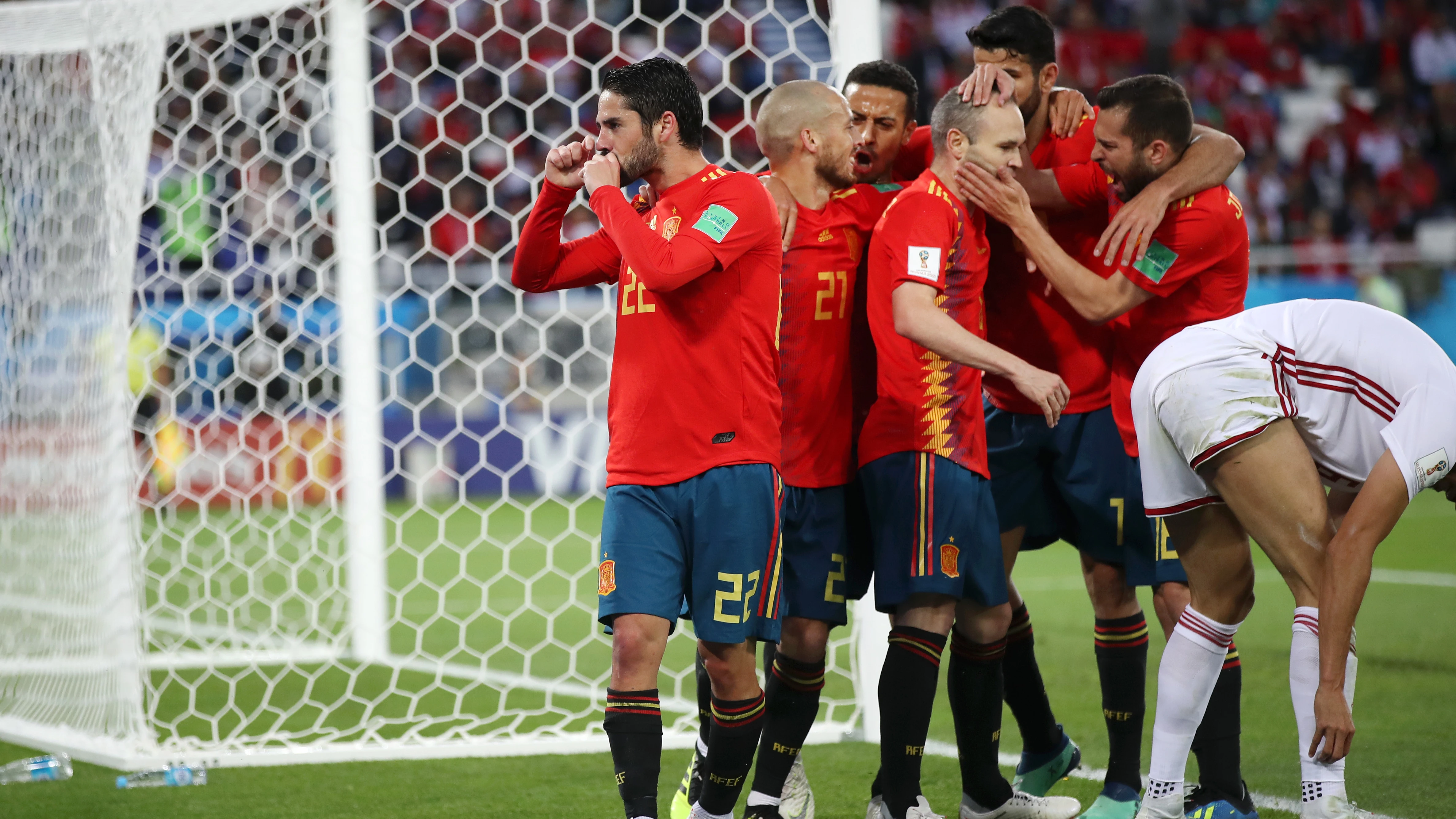 Isco celebra el gol ante Marruecos