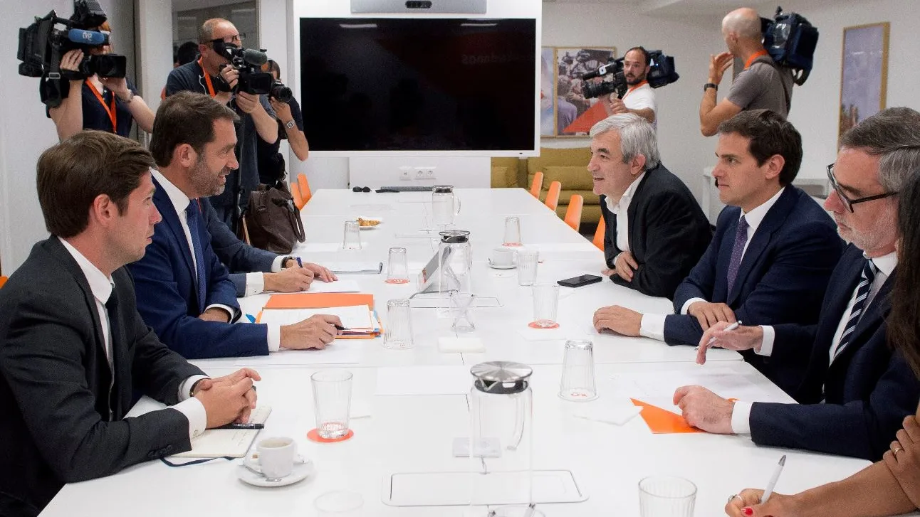 Albert Rivera y José Manuel Villegas durante la reunión que han mantenido con Christophe Castaner, presidente de la La Republique En Marche! Albert Rivera y José Manuel Villegas durante la reunión que han mantenido con Christophe Castaner, presidente de la La Republique En Marche!