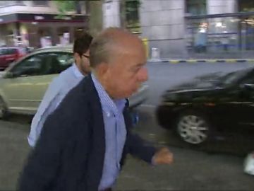 Billy el Niño, el exinspector acusado de torturas, tiene 4 medallas que incrementan en un 50% su pensión Billy el Niño, el exinspector acusado de torturas, tiene 4 medallas que incrementan en un 50% su pensión
