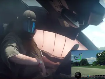El gran susto de este piloto con su propio coche El gran susto de este piloto con su propio coche