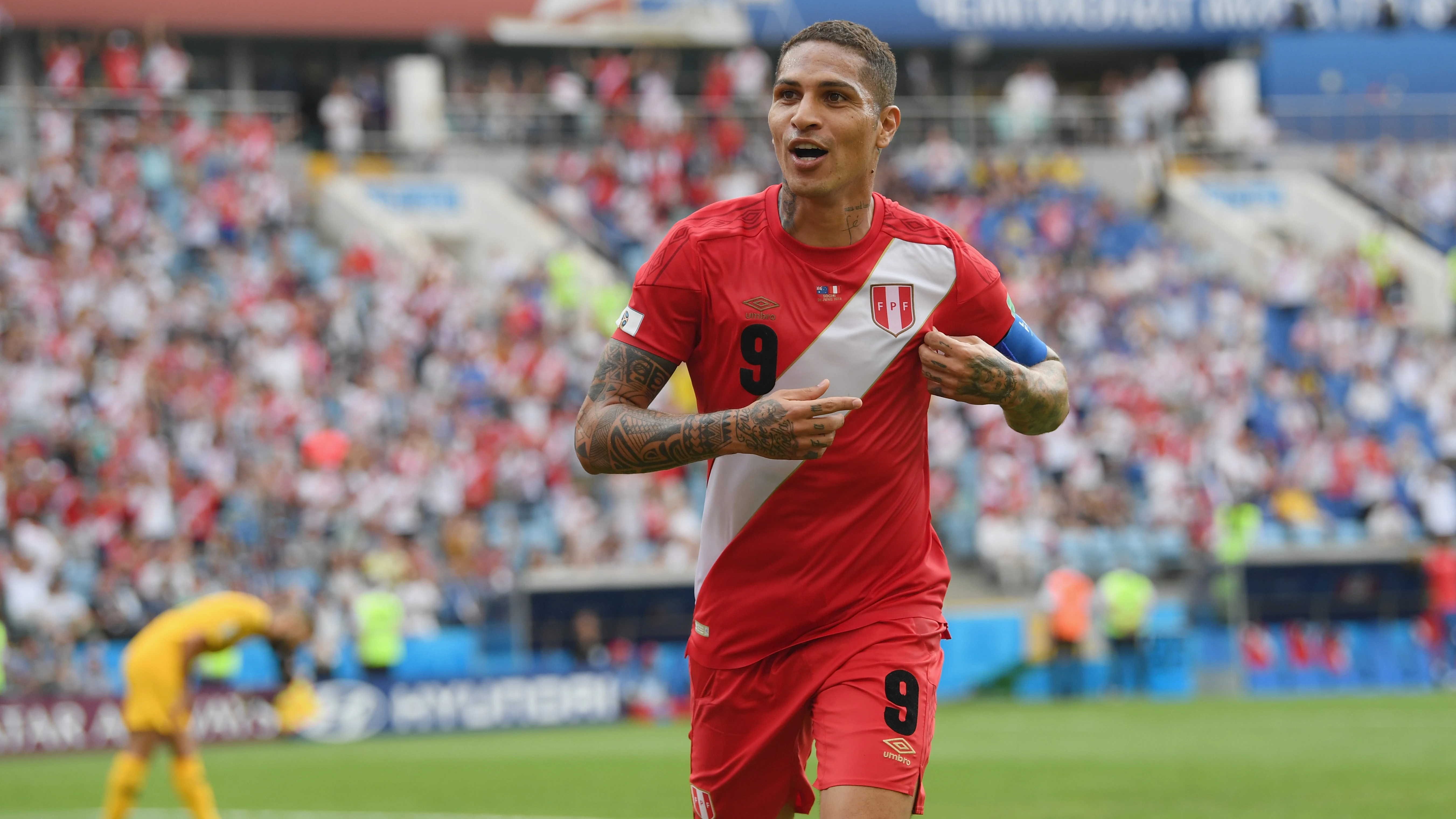 Paolo Guerrero celebra su histórico gol ante Australia