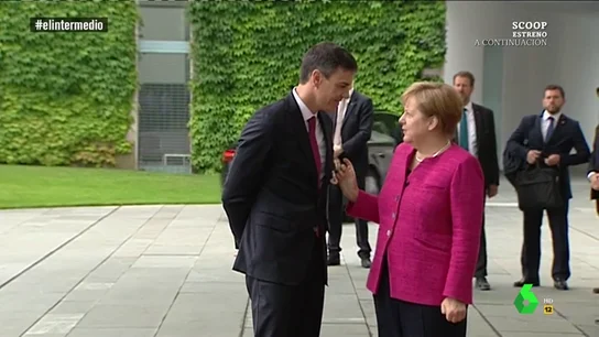 Dani Mateo, sobre los encuentros entre Sánchez y Merkel: "Los tortolitos comparten confidencias ajenos al resto de los mandatarios" Dani Mateo, sobre los encuentros entre Sánchez y Merkel: "Los tortolitos comparten confidencias ajenos al resto de los mandatarios"