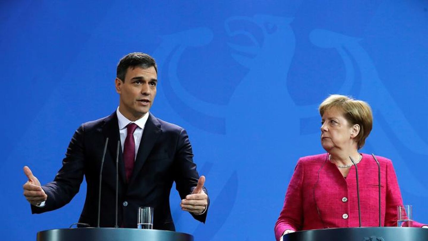 El jefe del Ejecutivo espa&ntilde;ol, Pedro S&aacute;nchez, y la canciller alemana, Angela Merkel