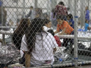 Niños enjaulados en la frontera de EEUU Niños enjaulados en la frontera de EEUU