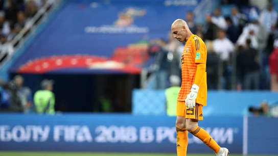 Willy Caballero, cabizbajo en un partido de la selección argentina Willy Caballero, cabizbajo en un partido de la selección argentina