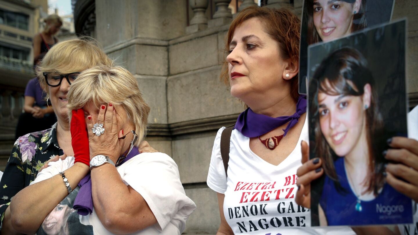 Imagen del homenaje a Nagore Laffage en la plaza del Castillo de Pamplona