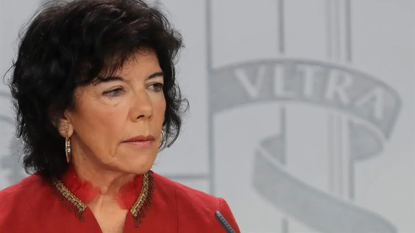 Isabel Celaá durante la rueda de prensa tras el Consejo de Ministros Isabel Celaá durante la rueda de prensa tras el Consejo de Ministros