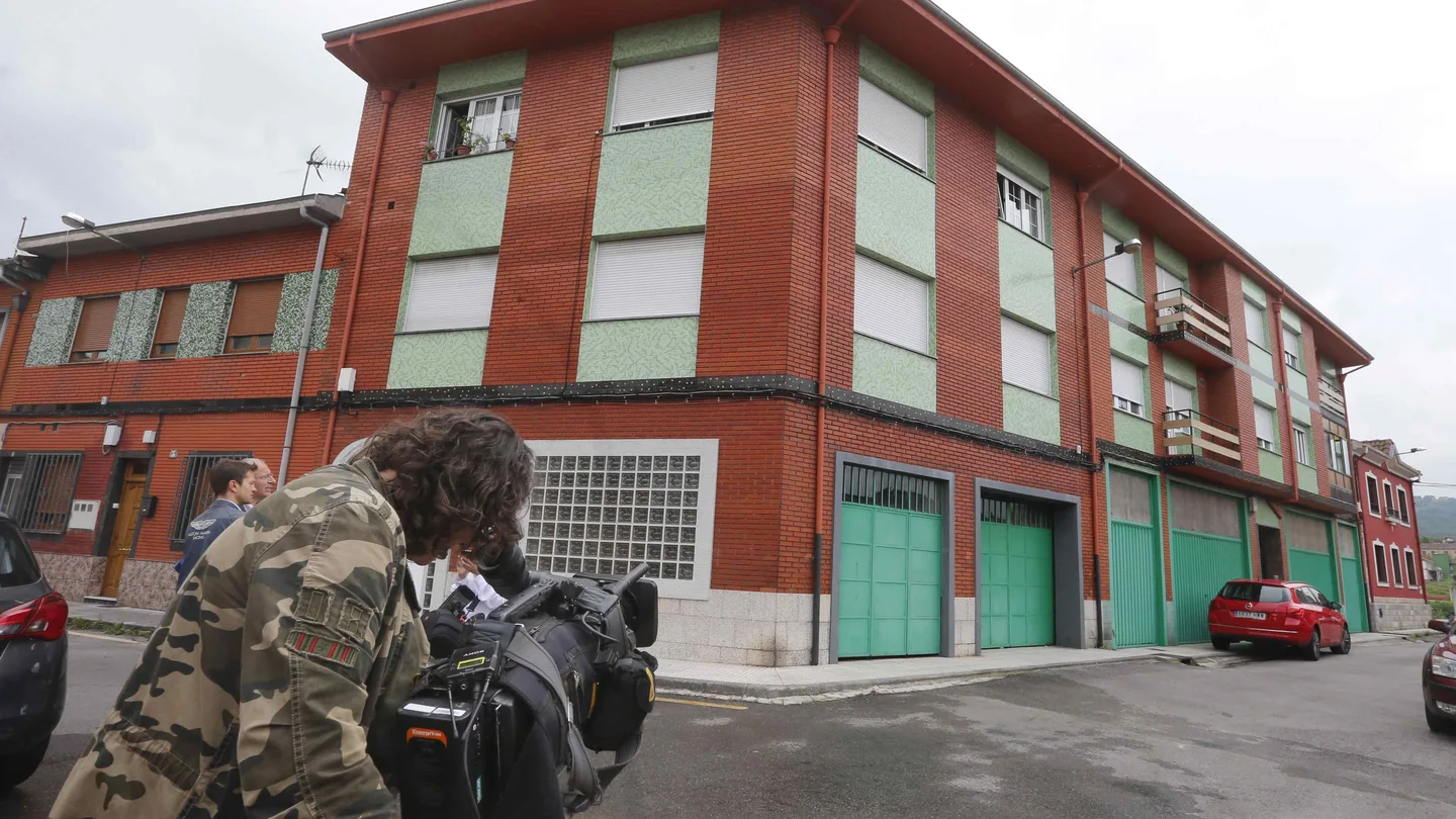 Lugar en el que un hombre ha matado a su mujer, en el domicilio conyugal de La Felguera Lugar en el que un hombre ha matado a su mujer, en el domicilio conyugal de La Felguera