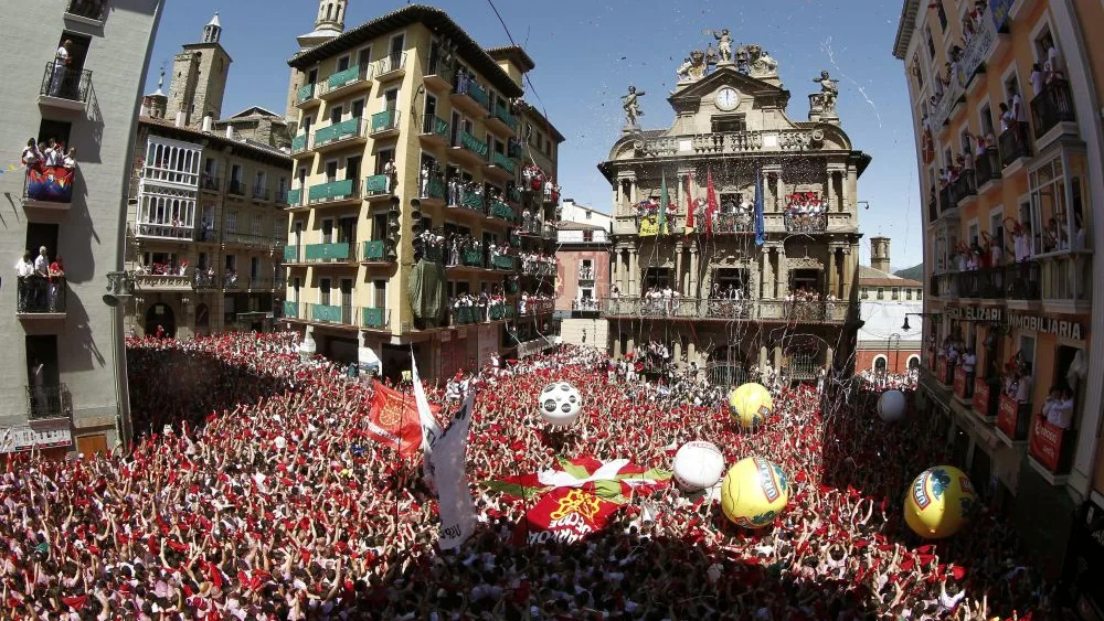 San Fermín - El buen ambiente inunda el chupinazo de San Fermín