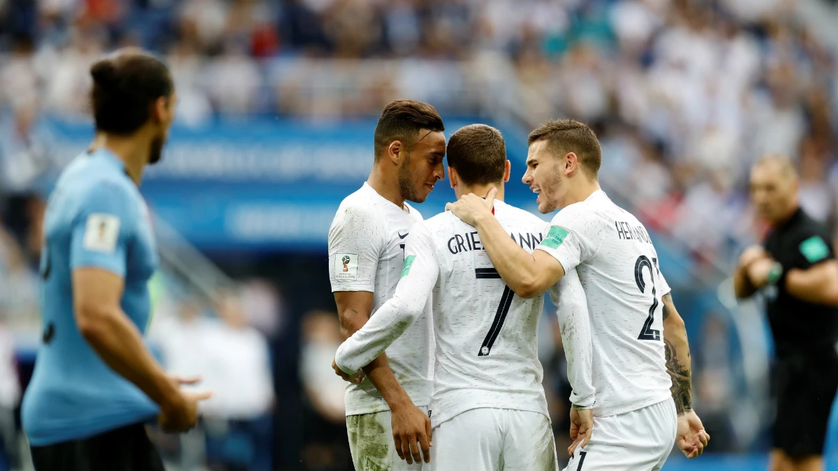 Francia celebra un gol ante Uruguay