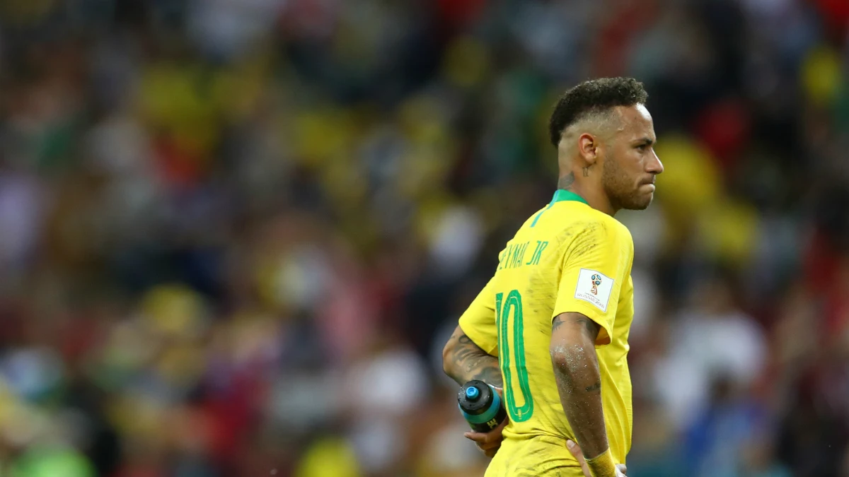 Neymar, con cara de circunstancias
