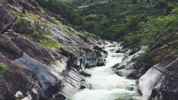 Las piscinas naturales de España que no puedes perderte este verano